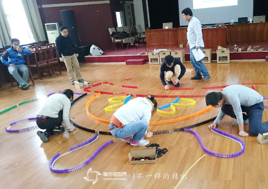 體驗(yàn)巔峰——思源員工不屈不撓“戰(zhàn)”骨牌